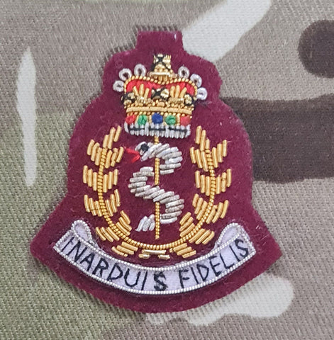 Royal Army Medical Corps / RAMC Maroon Officers Bullion-genähtes Barettabzeichen (EIIR) 