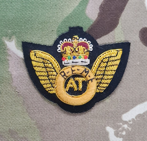 British Qualification Wings - Aircraft Technician AT REME -  Bullion Gold on black Mess Dress (EIIR)