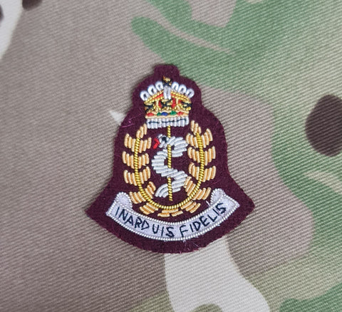 Royal Army Medical Corps RAMC (16. Medical Regiment) Maroon Officers Bullion Stitched Beret Badge (CIIIR)