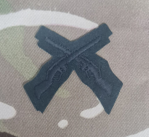 NO2 Dress SAA Skill at Arms Instructor / Marksman Qualification Badge (Rifles / RGR Black on rifle green variation)