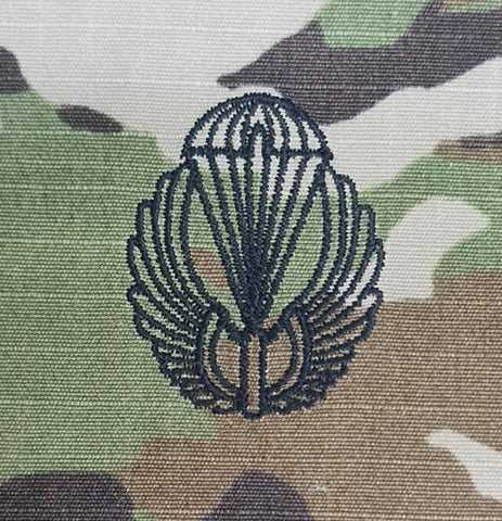 Romania / Romanian batalionul 495 parasutisti - USA OCP Ripstop multicam fabric embroidered Parachutist wing jump patch / badge