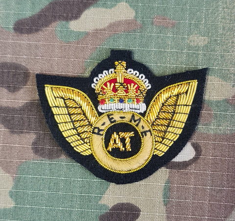 British Qualification Wings - Aircraft Technician AT REME -  Bullion Gold on black No1 Dress (CIIIR)