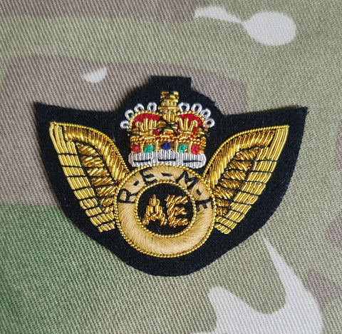 British Qualification Wings - Aircraft Engineer AE REME - Bullion Gold on black Mess Dress (EIIR)