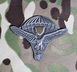 Slovakia / Slovakian Parachutist Qualification Metal Jump Wings Badge