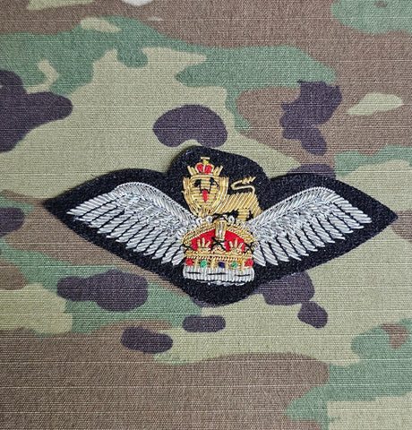 Army Air Corps (AAC) Pilots Wings No1 Dress Badge (CIIIR)