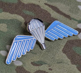 British / UK parachutist jump wings metal badge