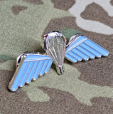 Miniature British / UK parachutist jump wings metal badge (Mess Dress)