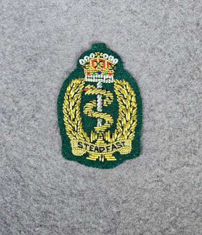 Royal Army Medical Corps / RAMC Maroon Officers Bullion-genähtes Barettabzeichen (EIIR) 