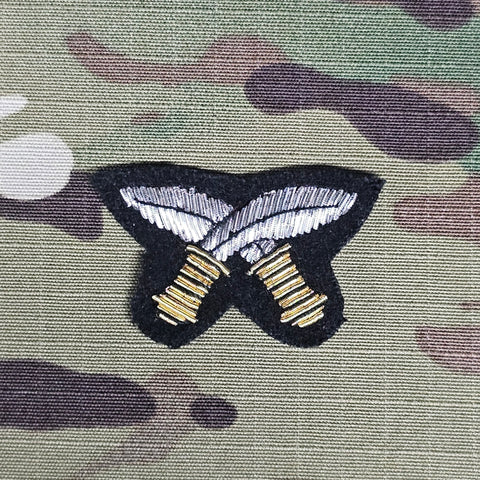 Cross Kukris  - Qualification Badge - Mess Dress Badge (Black)