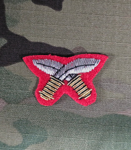 Cross Kukris  - Qualification Badge - Mess Dress Badge (Red)