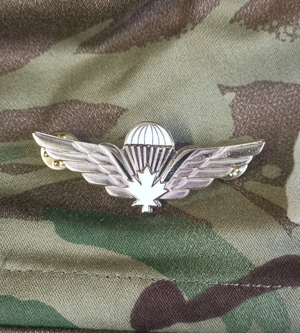 Canada / Canadian Parachutist Metal Jump Wings Badge - White Maple Leaf (Advanced)