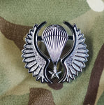 Chile / Chilean SOF (Special Operations Force) parachutist jump wings metal badge