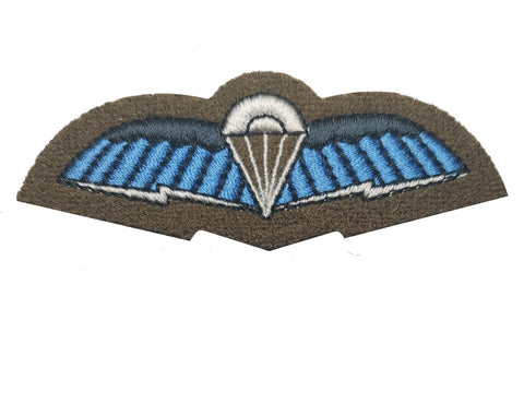 18 Signal Regiment / Communicator Wings SFC (Old Style) Embroidered Badge